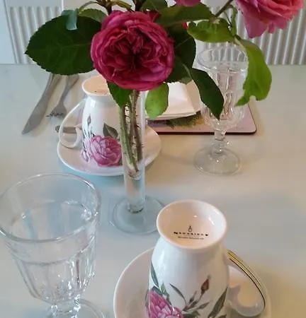 Bed & Breakfast No.5 *