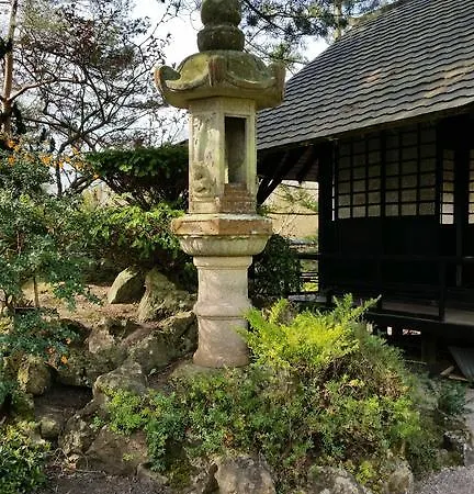 Bed & Breakfast No.5 *