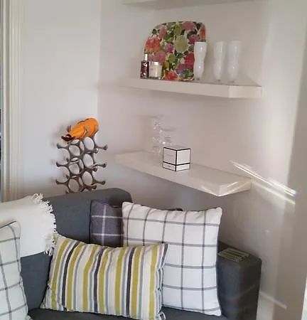 Bed & Breakfast No.5 *