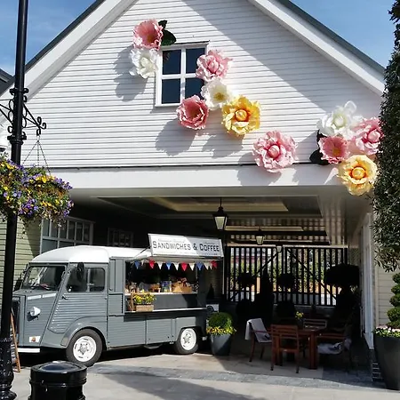 Bed & Breakfast No.5 *